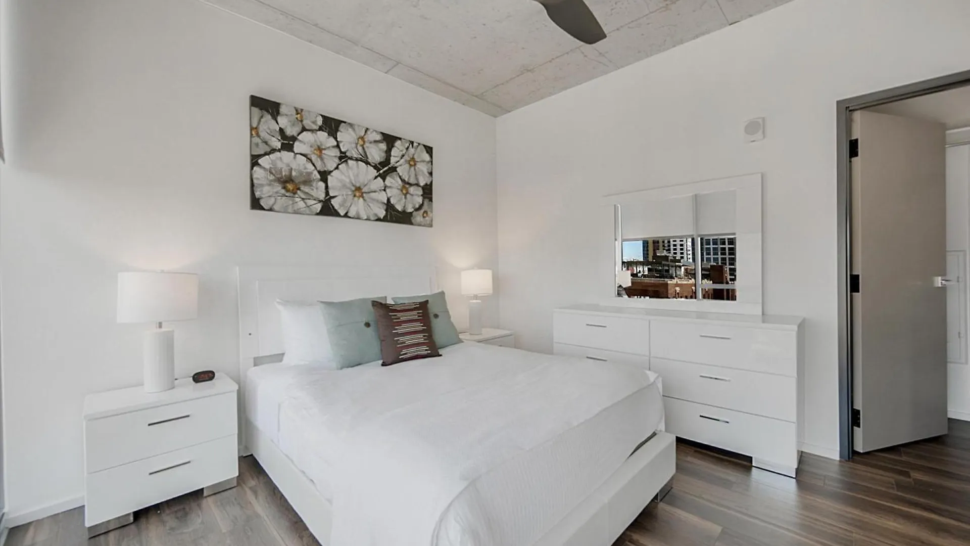 Global Luxury Suites Nashville Downtown 0*,